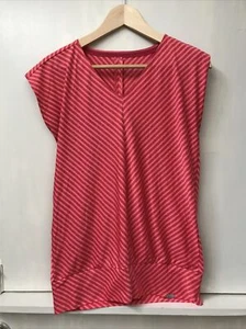 Eddie Bauer Top Womens Red/Coral Striped V Neck Sleeveless Logo Mesh Top Size S - Picture 1 of 3