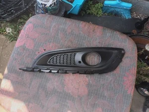 2013-2016 Vauxhall Insignia Facelift Front Left Side Foglight Grill (No Chrome) - Picture 1 of 4