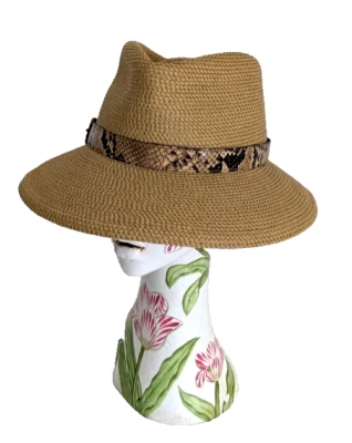 Fedora de palha empacotável Eric Javits com cinto de couro de cobra, tamanho único, novo com etiquetas $300 - Imagem 1 de 4