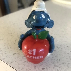 USED Smurfs Red Apple #1 Teacher Smurf Rare Schleich Peyo 1983 Vintage - Picture 1 of 5