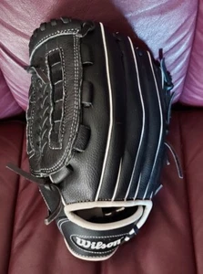 Wilson A360 Baseball Glove 11" Black RIGHT HAND - Picture 1 of 8