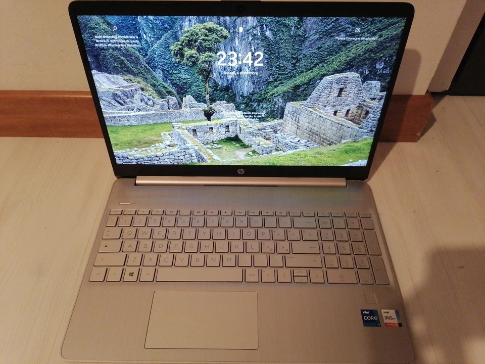 laptop HP 15s-fq2003sl, i7-1165G7 - Immagine 1 di 4