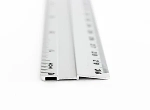 LINEAL 30cm ALUMINIUM ***Antirutsch*** NEU&OVP für Schule & Büro Metall 300mm - Bild 1 von 5