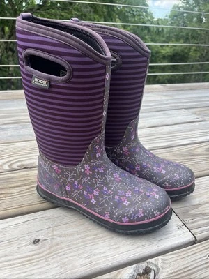 Botas Bogs Niños Talla 5 Juventud Euro 38 Flores y Rayas Morado Impermeables Foto 1 de 4