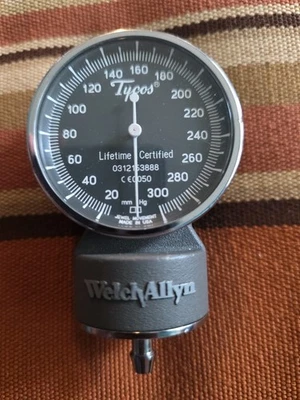 Welch Allen Tycos Clásico Esfigmomanómetro Aneroide de Bolsillo Calibre BP SOLO 5090-03 Foto 1 de 3