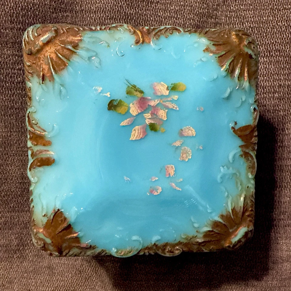 Antigua caja victoriana grande azul opalino tocador de vidrio con leche pintada a mano  Foto 1 de 4