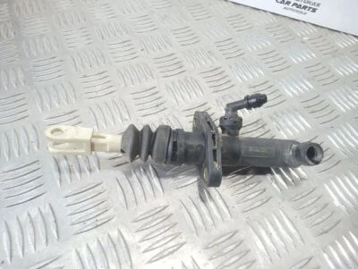 Cilindro receptor embrague Volvo S40, V40 2003 30611705 diésel 75 kW UST93681 Foto 1 de 3