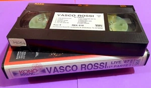 VASCO ROSSI - LIVE '87 ( 2° PARTE - 1987 - "C'E' CHI DICE NO" TOUR )# VHS # - Foto 1 di 4