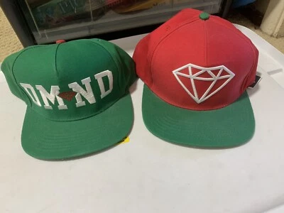 Лот из 2 новых Diamond Supply Co. Логотип рок бейсболки кепка красный/зеленый регулируемый - Изображение 1 из 4