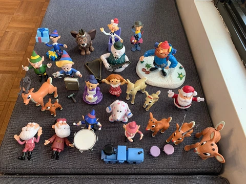 Lot Of 30 -Rudolph The Red Nosed Reindeer Figures From Island Of Misfit Toys Cover