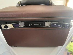 Vintage Samsonite Silhouette 4 Cosmetic Train Case Maroon Hard Luggage Unlocked - Picture 1 of 6
