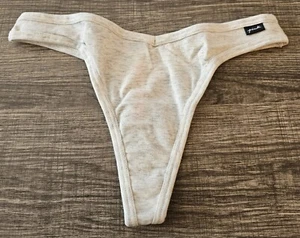 Neuer hellgrauer Tanga Victoria's Secret Pink Größe Medium im Paket, ohne Etikett - Bild 1 von 9