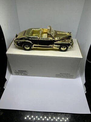 Signature Models 1941 Chevrolet Deluxe Convertible 24K Gold 1:32 Scale Diecast - Image 1 of 4