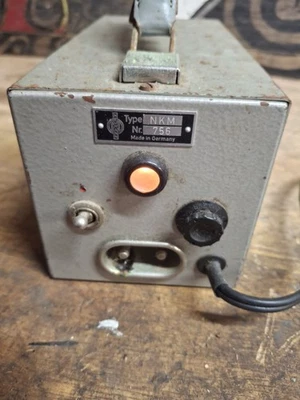Fuente de alimentación vintage Neumann NKM tubo fuente de alimentación # 756 sin probar Foto 1 de 4