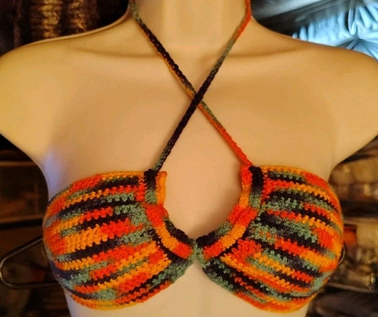 WOW! Bonito top de bikini/alter de ganchillo elástico hecho a mano para talla M a M|L Foto 1 de 4