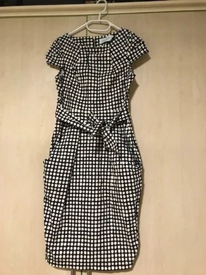 elegantes vestidos para mujer fabricante con armario Foto 1 de 4