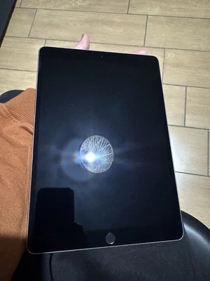 iPad Pro 10.5 Pouces 64go Noir Wifi 4G - Photo 1/4
