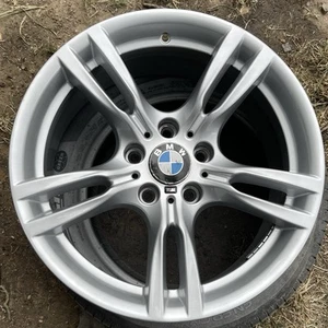 Llanta de aluminio BMW F30 F31 F32 F33 F36 M serie 3 serie 5 7845880 descapotable 8x18 ET 34 400 - Imagen 1 de 5