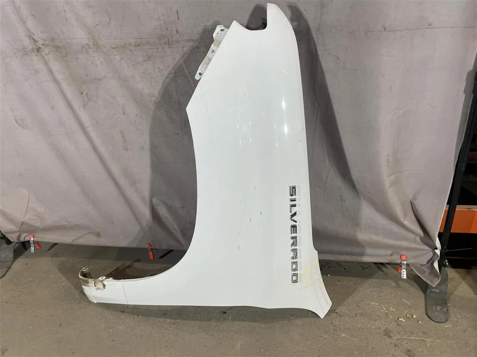 Used Front Left Fender fits: 2019 Chevrolet Silverado 1500 pickup classic style - Imagem 1 de 4
