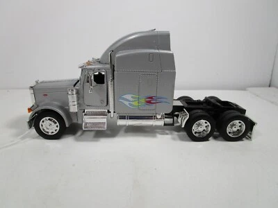 JADA 1/32 ROAD RIGZ SILVER PETERBILT 379 SEMI TRUCK *PLEASE READ DESCRIPTION* - Image 1 of 4