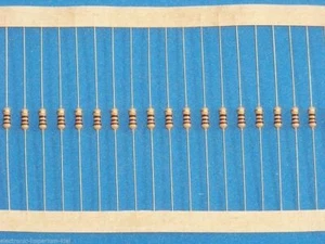 100 Kohleschichtwiderstände 300 Ohm / 0,25 W / 5% - Bild 1 von 1