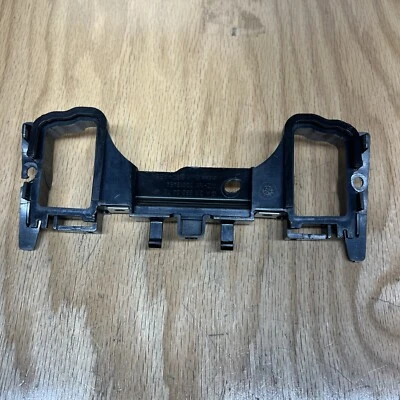 🔥 2002-2009 MERCEDES-BENZ E320 E350 E500 W211 ~ DASH CENTER GLOVE BOX BRACKET - Image 1 of 4