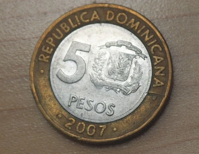 2007 Dominican Republic 5 Pesos Bimetallic - Image 1 of 2