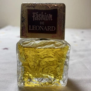 Mini botella de perfume completa vintage de moda DE Leonard rara coleccionable vidrio de 1,5 pulgadas - Imagen 1 de 7
