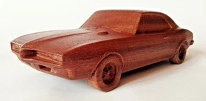 Modellauto im Maßstab 1:16 aus Holz - inspiriert vom Classic 400 Coupé | Sammlerdisplay - Bild 1 von 11