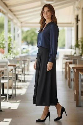 Michael Michael Kors black skirt women’s extra small With Front Slit - Image 1 of 4