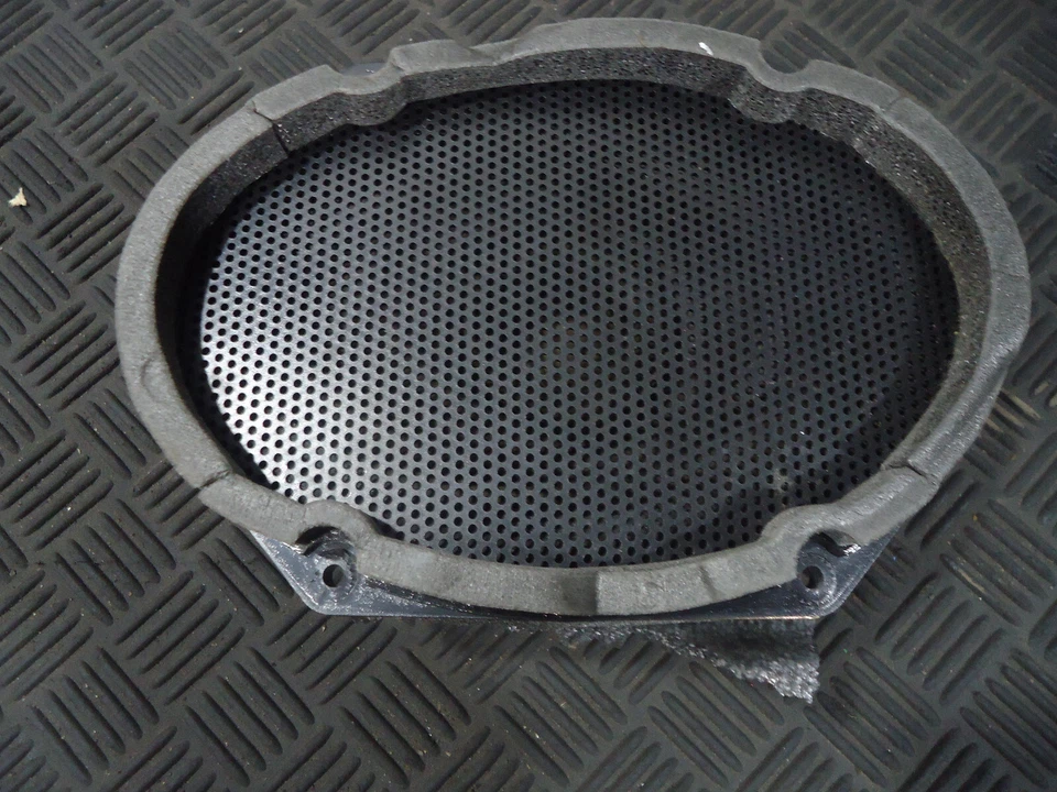 Ford Focus SE 2002 sedán altavoz puerta trasera derecha XS4F-18808-AB Foto 1 de 4