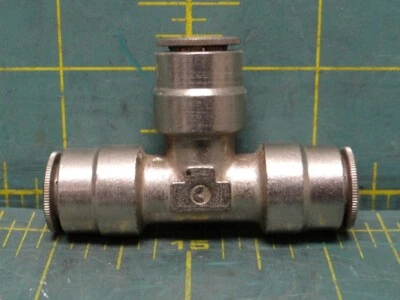 Stainless Steel Tube Fitting Union Push to Connect Tee 10mm x 10mm x 10mm - Image 1 of 3