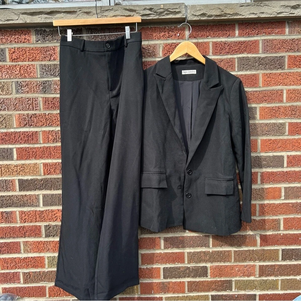 Traje y pantalón blazer negro chic calce recto curvo Foto 1 de 3