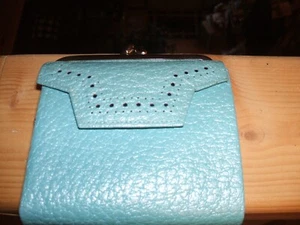 Vintage Princess Gardner Blue Leather Bi-Fold Wallet Coin Purse KISS LOCK NEW - Picture 1 of 3
