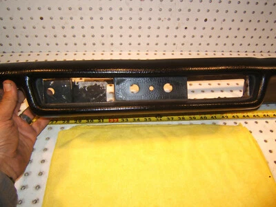 OEM Mercedes 70-73 W108, W109 tablero inferior AC NEGRO 1 almohadilla solamente, grano profundo, tipo 4 Foto 1 de 4