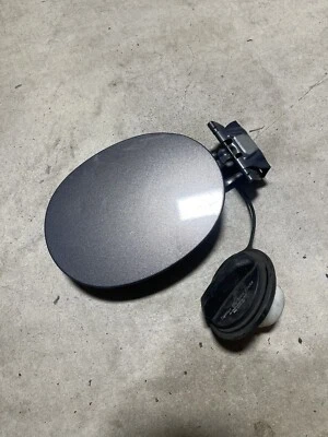 MAZDA 2004 2005 2006 2007 2008 3 llenado combustible gasolina tanque puerta tapa gris Foto 1 de 2