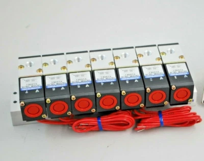 2K110-366-1 / KOGANEI HM7F-9W COLECTOR PRINCIPAL CON 7 VÁLVULAS DE VACÍO V100E1 12V -100~OKP Foto 1 de 4