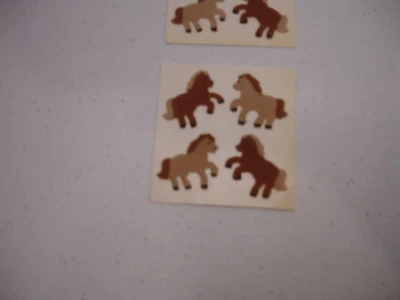 Sandylion Brown FUZZY HORSES COLTS - 3 Cuadrados de Pegatinas RARAS RETIRADAS De Colección Foto 1 de 3