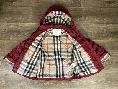 Jaqueta Burberry tamanho 10Y bordo feminina - Imagem 1 de 4