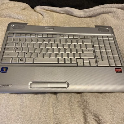 Reposamanos para portátil Toshiba Satellite 15.6 L505D-S5983 con TouchPad para piezas Foto 1 de 4