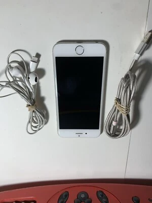 Very Good Used Space Gray Apple iPhone 6 16gb Veriz or Cricket Locked A1549Phone - Image 1 of 4