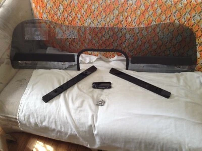 🇺🇸Parabrisas Acrílico Ahumado Oscuro Chevrolet SSR, Parabrisas, Deflector Foto 1 de 4