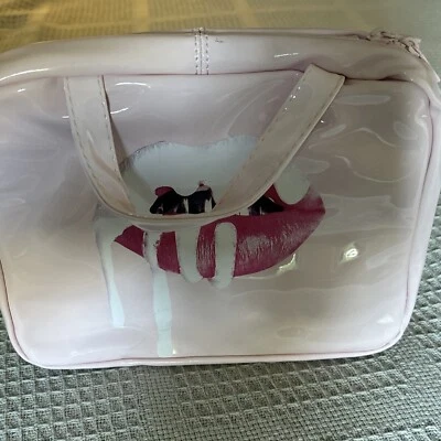 Bolsa de viaje colgante Kylie Skin Cosmetics rosa maquillaje/artículos de tocador nueva (leer) Foto 1 de 3