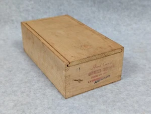 Vtg E.S. Lowe Company Hand Carved Imported Chess Set Made In France ~ BOX ONLY - Picture 1 of 4