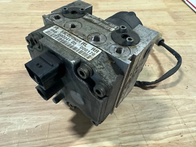 LAND ROVER DEFENDER 90 / 110 1987-2016 ABS ANTILOCK BRAKES MODULATOR SRB500041 - Image 1 of 4