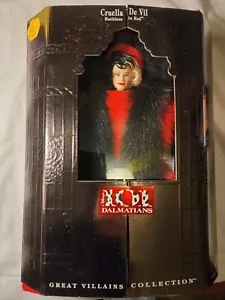 Bambola Crudelia De Vil Disney Villains Collection 101 Dalmati spietati in rosso 97 - Foto 1 di 6
