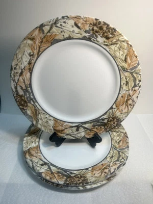 4 Corelle Woodland Leaves Camouflage Dinner Plates USA 10 3/4”.  559 - Image 1 of 4