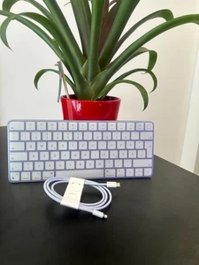 Apple Tastiera Originale A2449 Qwertz - Zdjęcie 1 z 1