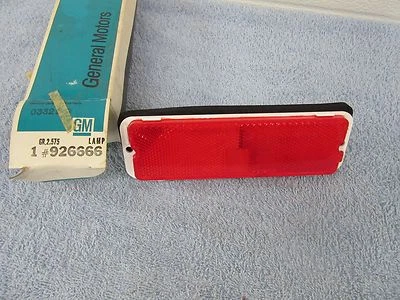 Luz de señalización lateral trasera Oldsmobile Custom Cruiser Wagon GM 926666dp NOS 1974-1976 Foto 1 de 4
