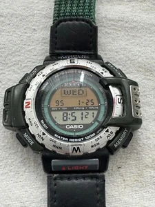Vintage Casio Pathfinder PAT-401 Altimeter Barometer Compass Digital Watch - Picture 1 of 5